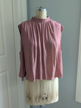Vintage Forever 21 Sleeveless Mock Neck Blouse in Dusty Rose